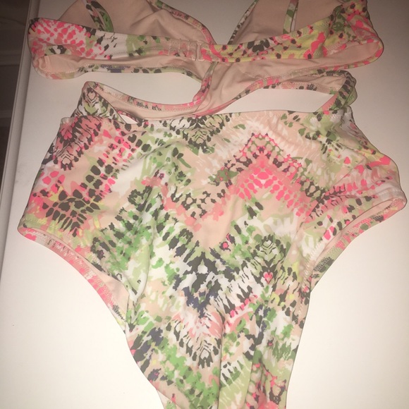 Aerie Wraparound swimsuit - Picture 2 of 3